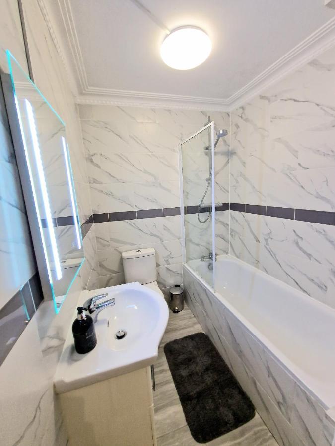Cosy Home In Kensington - Great Location! 3 Minutes Walk To Earl'S Court Station Londres Extérieur photo