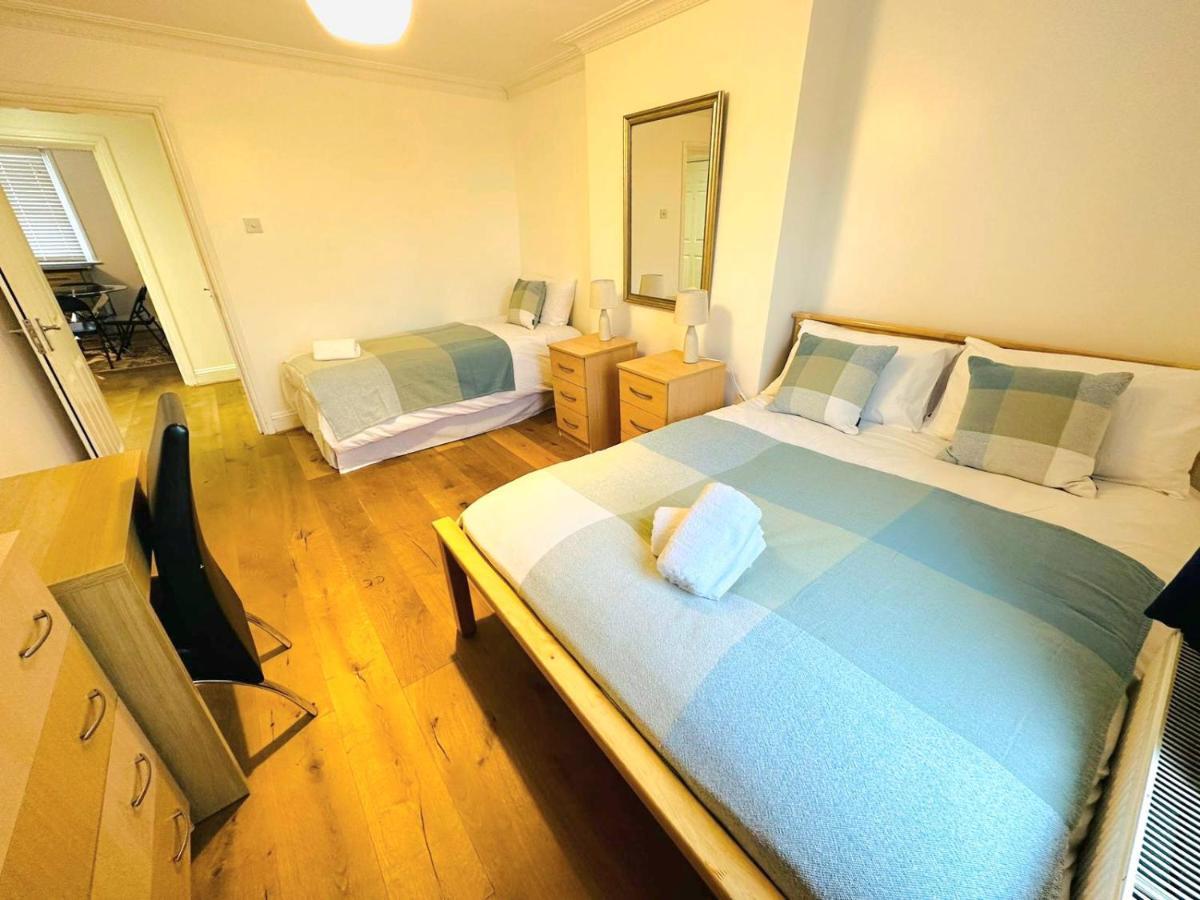 Cosy Home In Kensington - Great Location! 3 Minutes Walk To Earl'S Court Station Londres Extérieur photo
