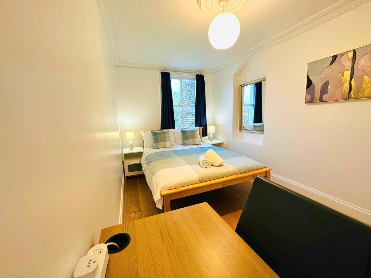 Cosy Home In Kensington - Great Location! 3 Minutes Walk To Earl'S Court Station Londres Extérieur photo