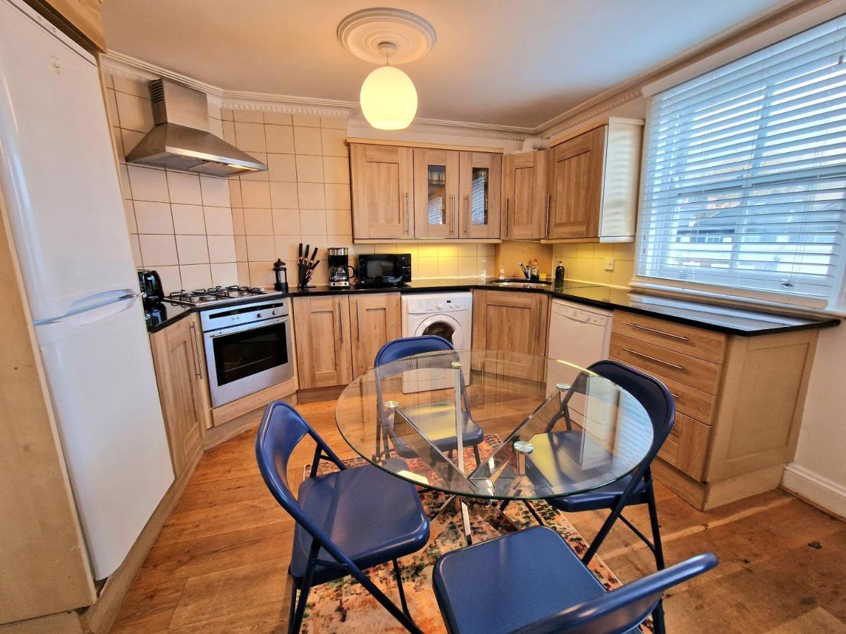 Cosy Home In Kensington - Great Location! 3 Minutes Walk To Earl'S Court Station Londres Extérieur photo