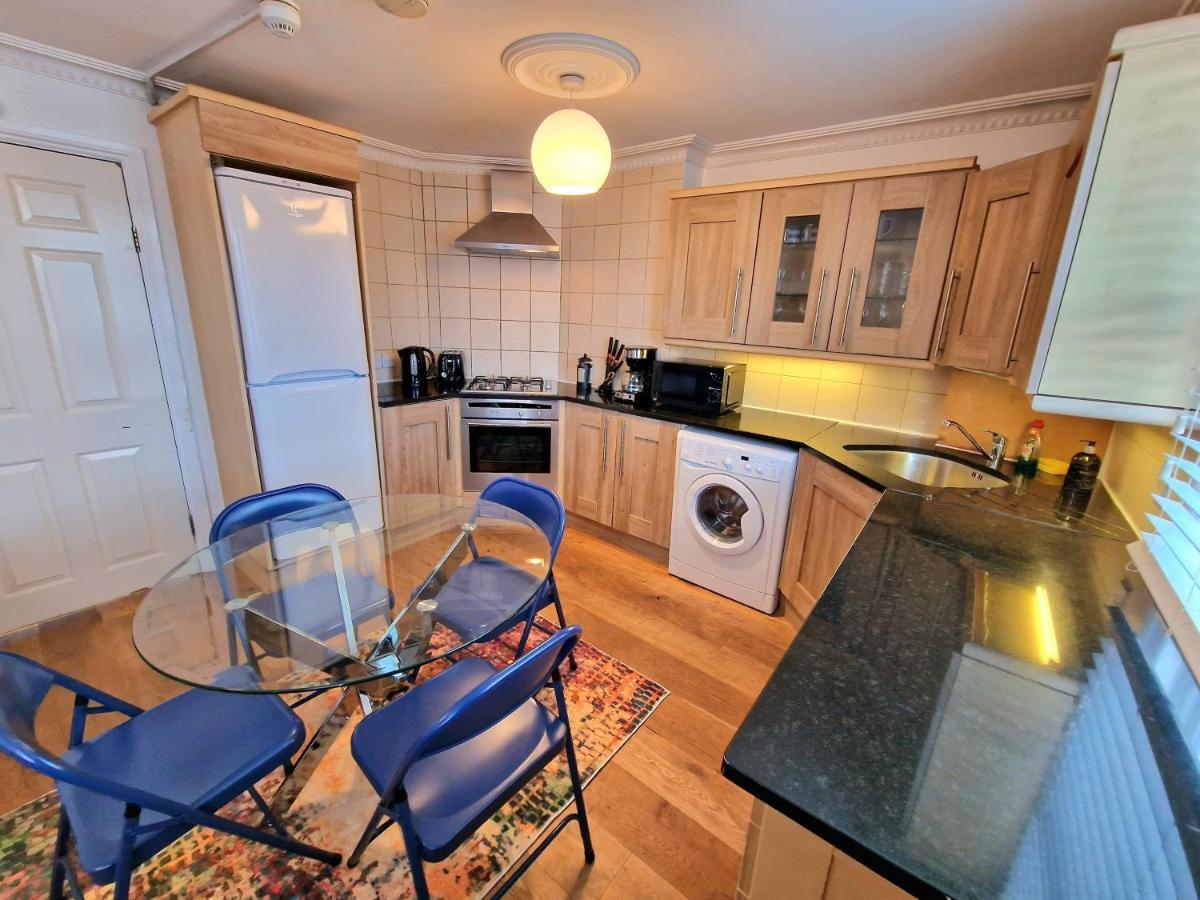 Cosy Home In Kensington - Great Location! 3 Minutes Walk To Earl'S Court Station Londres Extérieur photo
